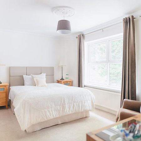 Elizabeth House Hotel Брэкнэлл Экстерьер фото