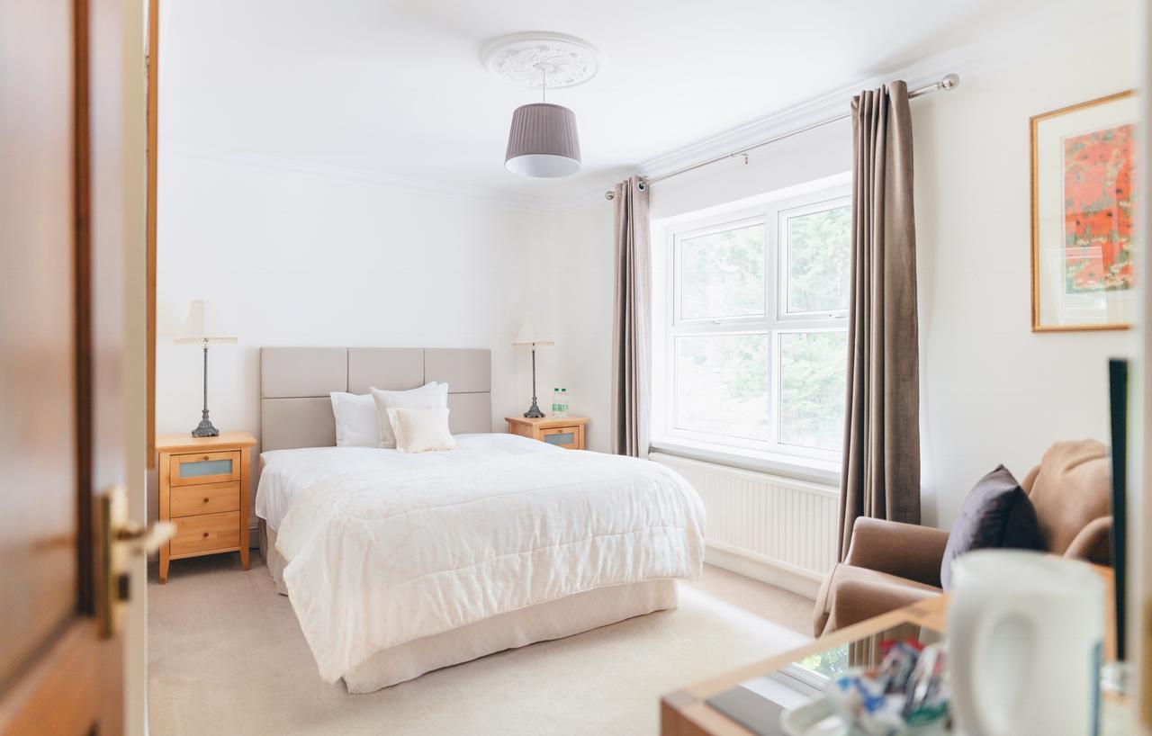Elizabeth House Hotel Брэкнэлл Экстерьер фото